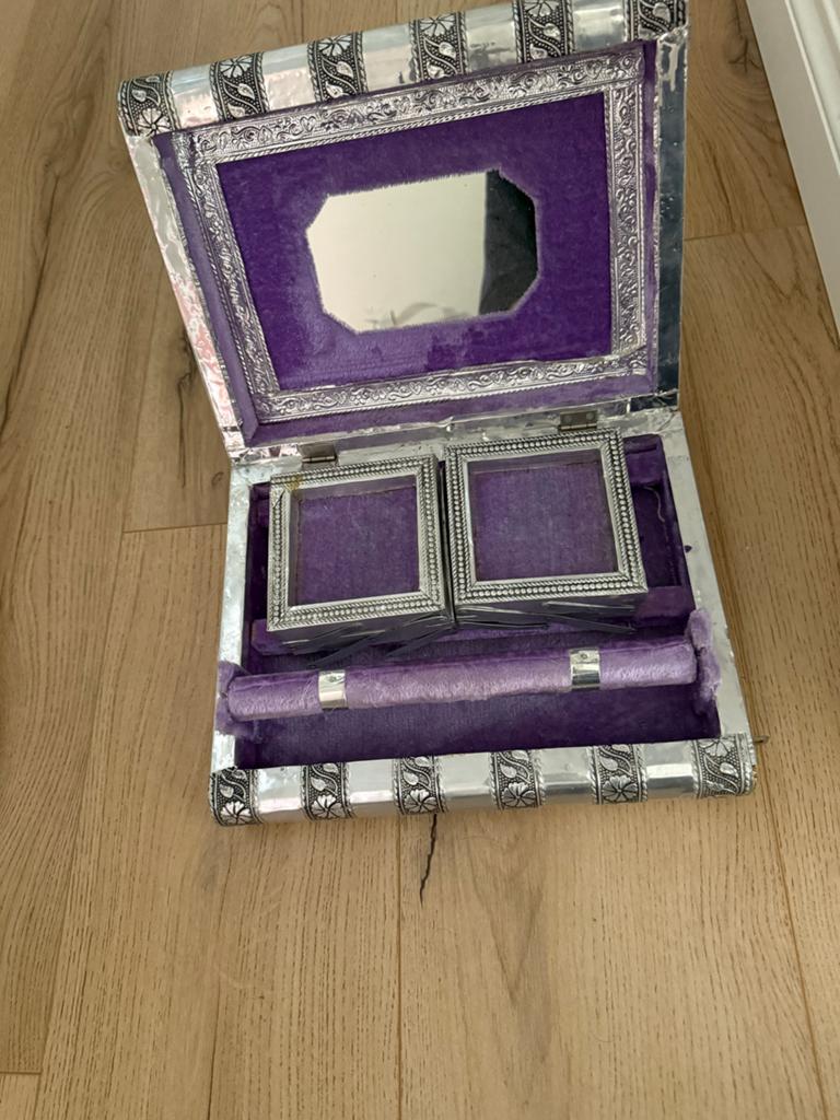 Vintage sieradendoos met spiegel en olifantmotief, Sieraden, Tassen en Uiterlijk, Beautycases, Gebruikt, Paars, Ophalen of Verzenden
