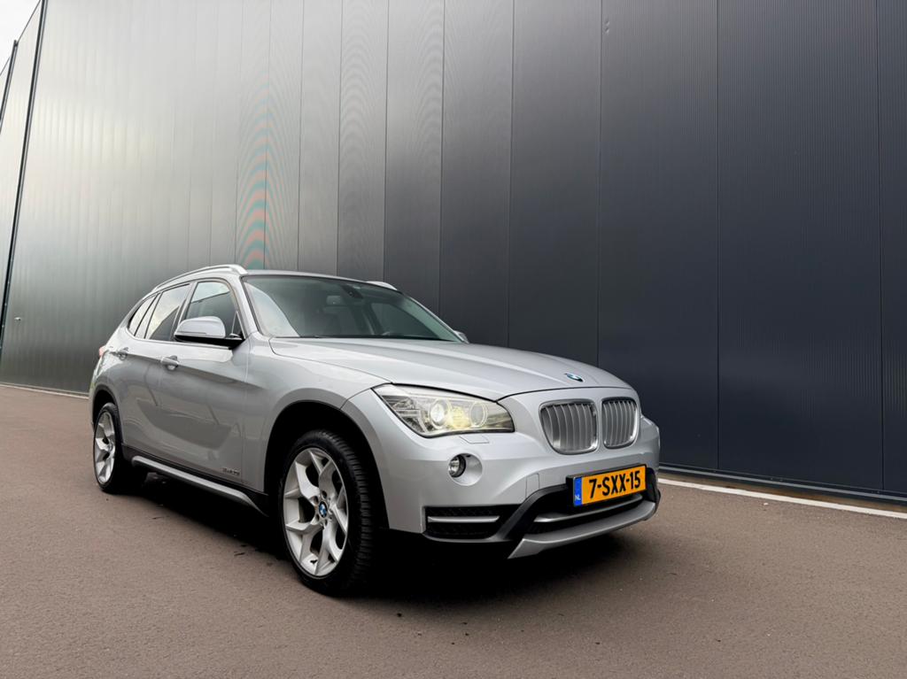BMW X1 sDrive20i Chrome Line | FACELFT | Trkhk | Leder | NL!, 1800 kg, Euro 6, 4 cilinders, Lederen bekleding