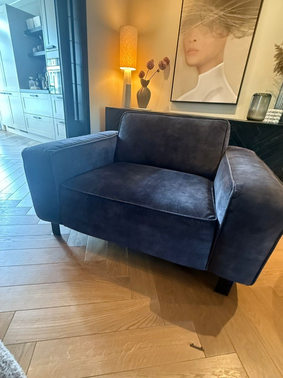Zwarte loveseat, Huis en Inrichting, Banken | Sofa's en Chaises Longues, Ophalen, Tweepersoons, 75 tot 100 cm, Zo goed als nieuw