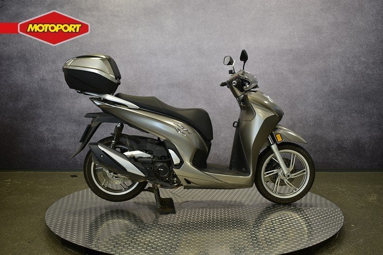 Honda SH 350 I ABS (bj 2021), Info@motoportwormerveer.nl, Scooter, Honda Motor Europe, Bedrijf