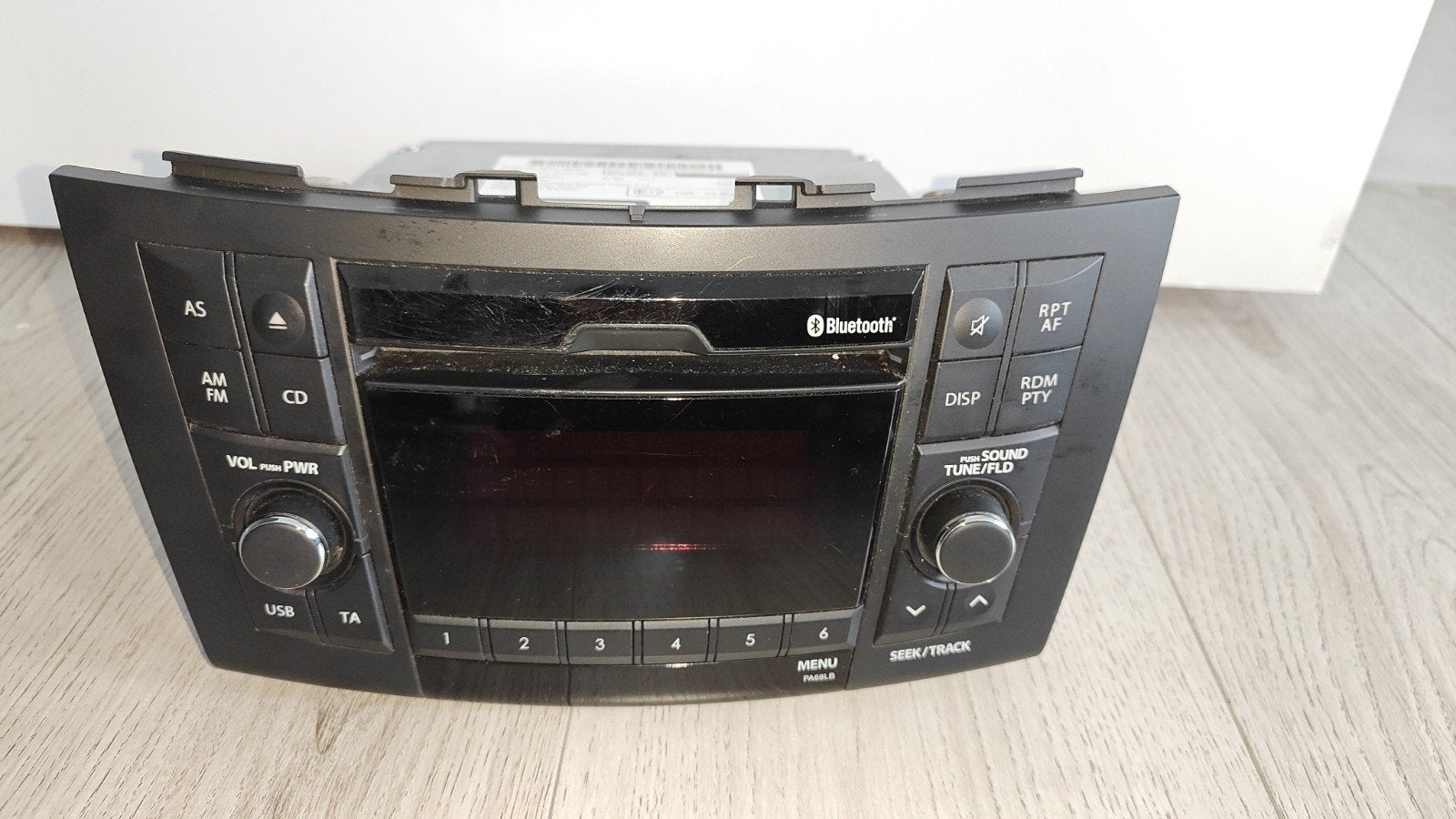 Autoradio Suzuki Swift 2010-2017 | bluetooth | inbouwservice, Ophalen of Verzenden, Gebruikt