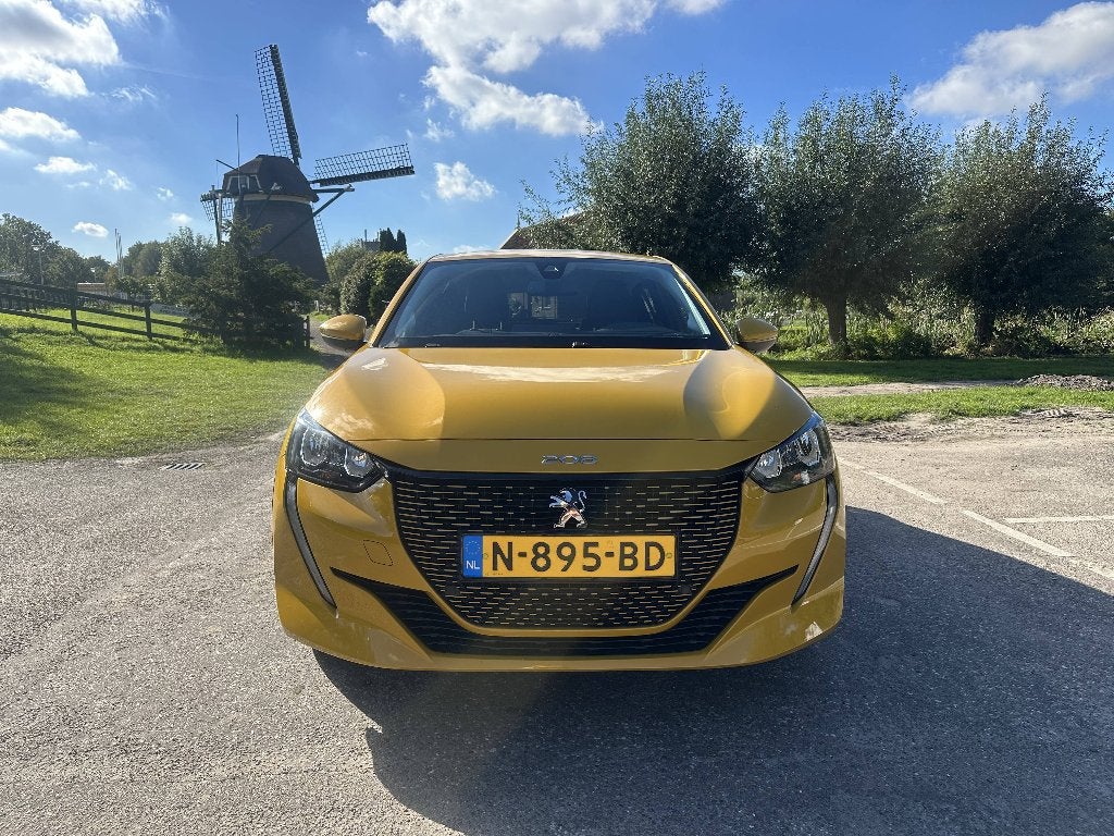 Peugeot 208 EV Allure 50kWh 136pk 2021 Geel