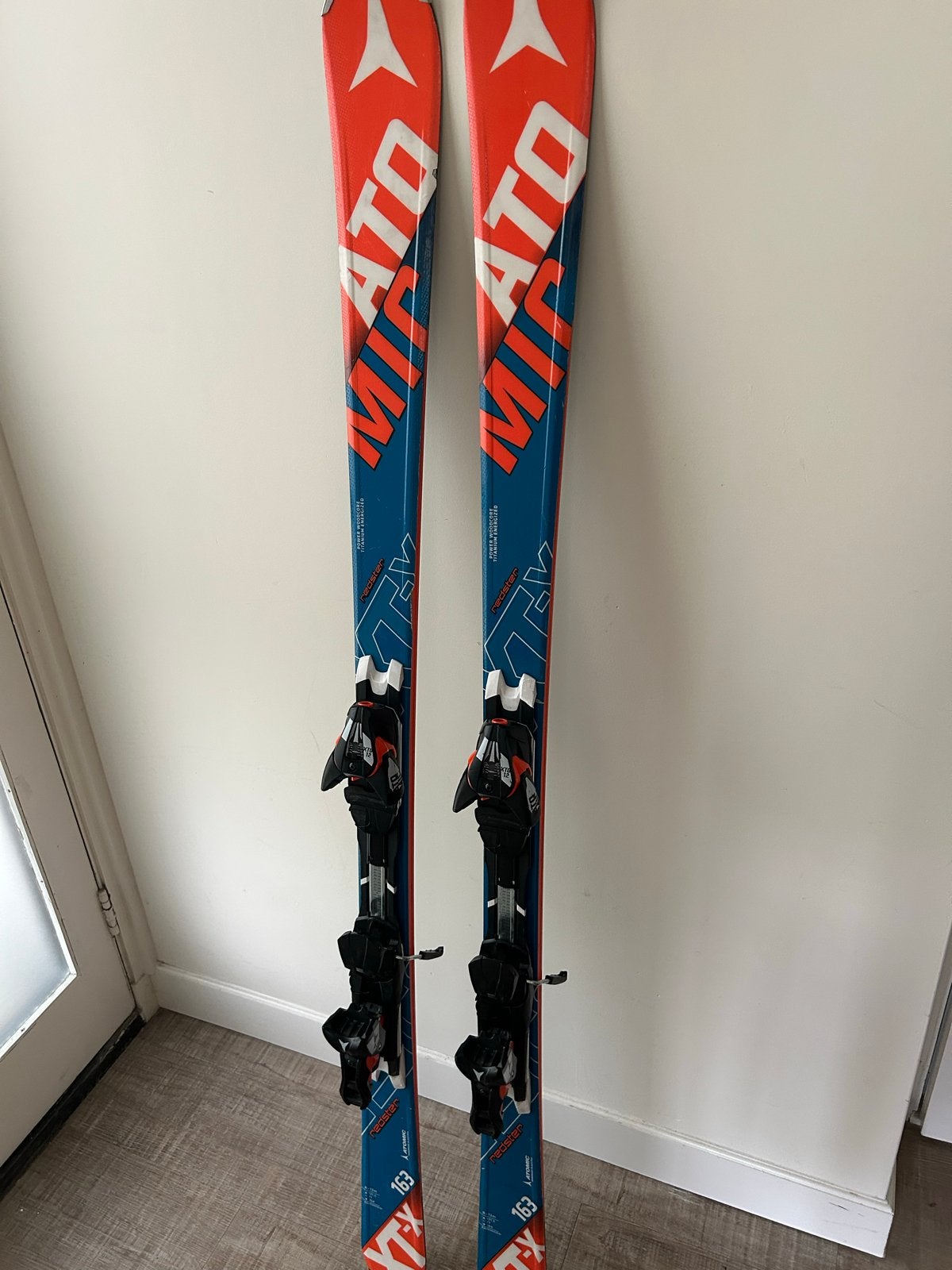 Atomic Redster XTX 163 cm ski's met bindingen, Sport en Fitness, 160 tot 180 cm, Gebruikt, Ophalen of Verzenden, Carve