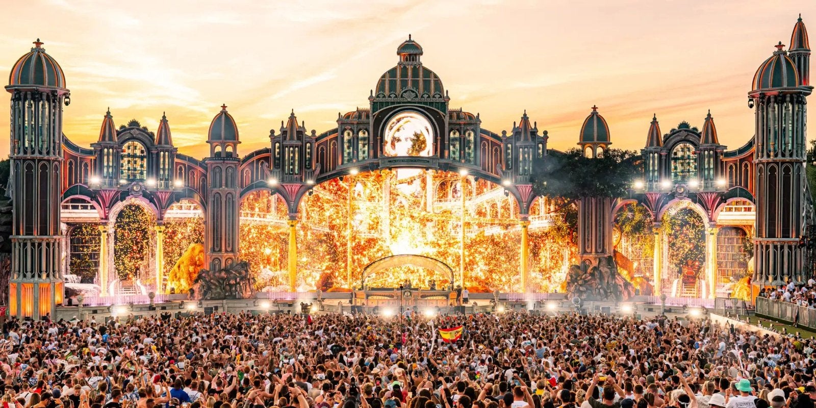 4 x comfort tickets Tomorrowland zondag 19 juli, Drie personen of meer, Ticket of Toegangskaart