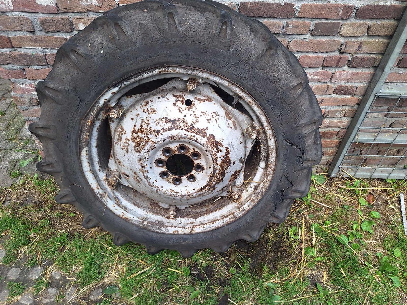 ford dexta wielen, Ophalen, Gebruikt