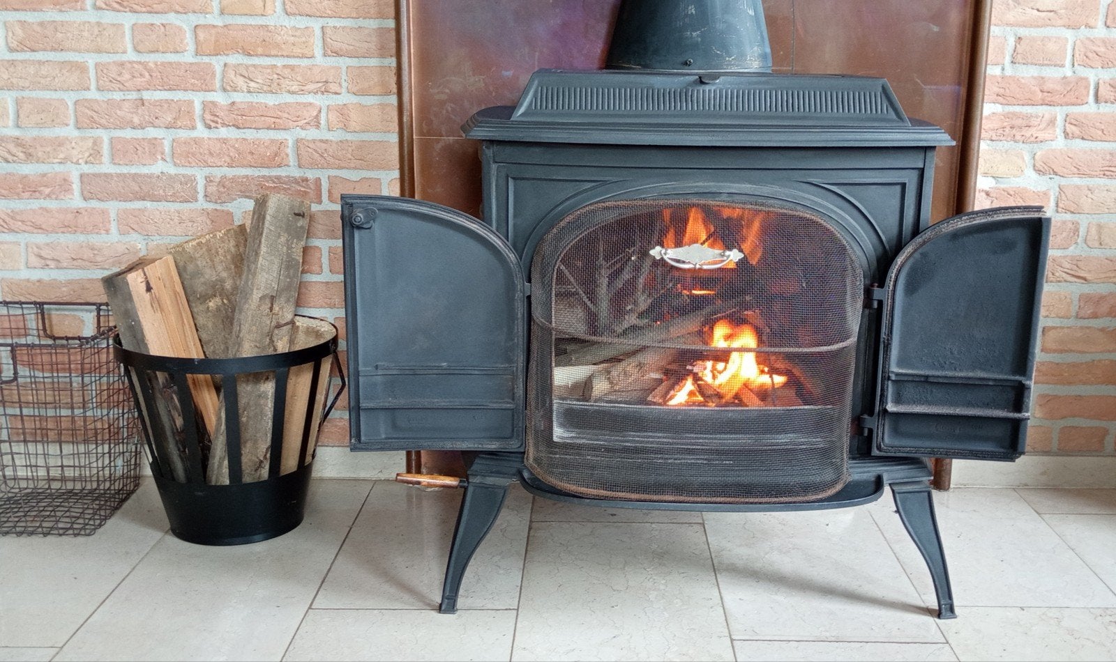 Vigilant Houtkachel met openhaard vuurscherm & 2 houtkorven!, Huis en Inrichting, Ophalen, Gebruikt, Houtkachel, Vrijstaand