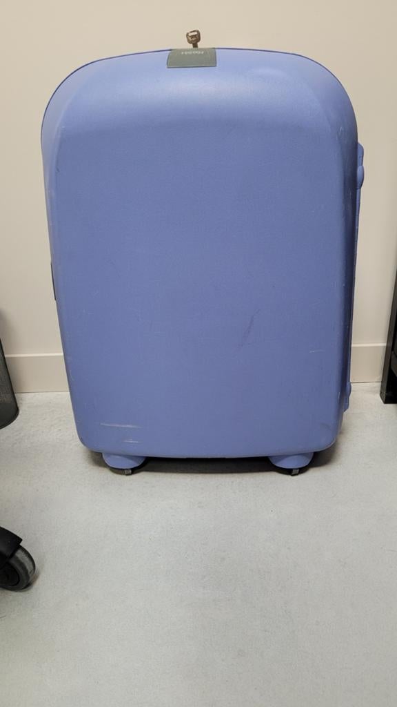 Hero koffer 4 wieltjes 80cm hoog cijferslot en sleutel, Ophalen, Wieltjes, Gebruikt, Hard kunststof