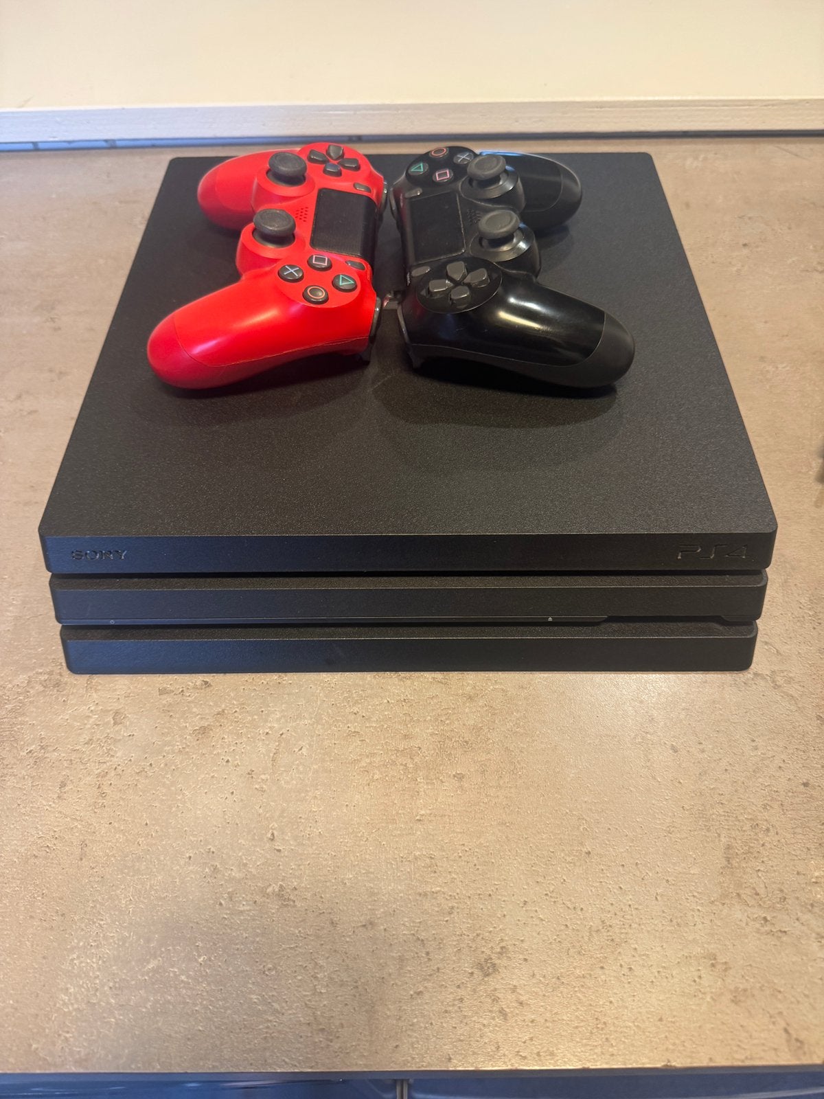 Playstation 4 pro 1TB, Spelcomputers en Games, Spelcomputers | Sony PlayStation 4, Met games, Met 2 controllers, Ophalen of Verzenden