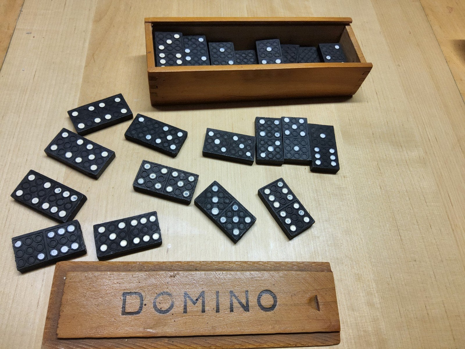 Vintage Dominospel in kistje, Ophalen of Verzenden, Gebruikt