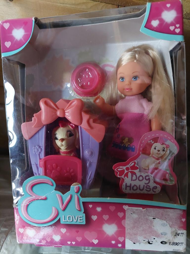 (Nieuw) Evi Love Dog House met pop en hondje, Ophalen of Verzenden, Nieuw, Babypop