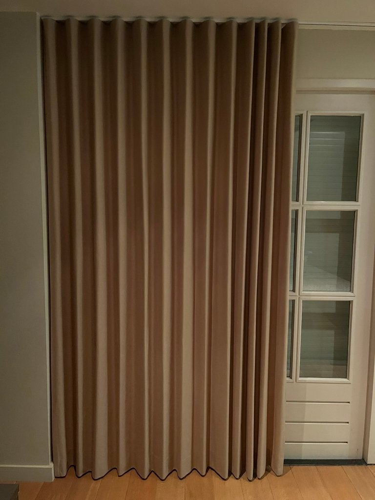 2 paar mooie kwaliteitsgordijnen te koop, Ophalen, Zo goed als nieuw, Bruin