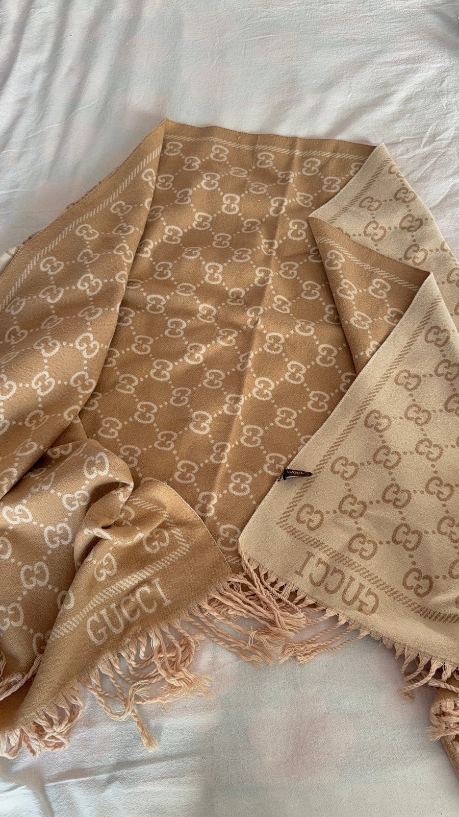 Gucci sjaal, Ophalen of Verzenden, Zo goed als nieuw, Maat 46/48 (XL) of groter, Sjaal