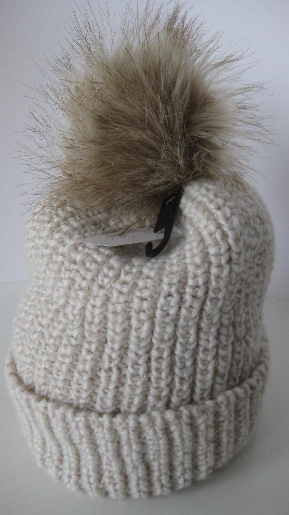 Muts / Pet beige gebreid met pompon one size / 1-maat, Ophalen of Verzenden, Nieuw
