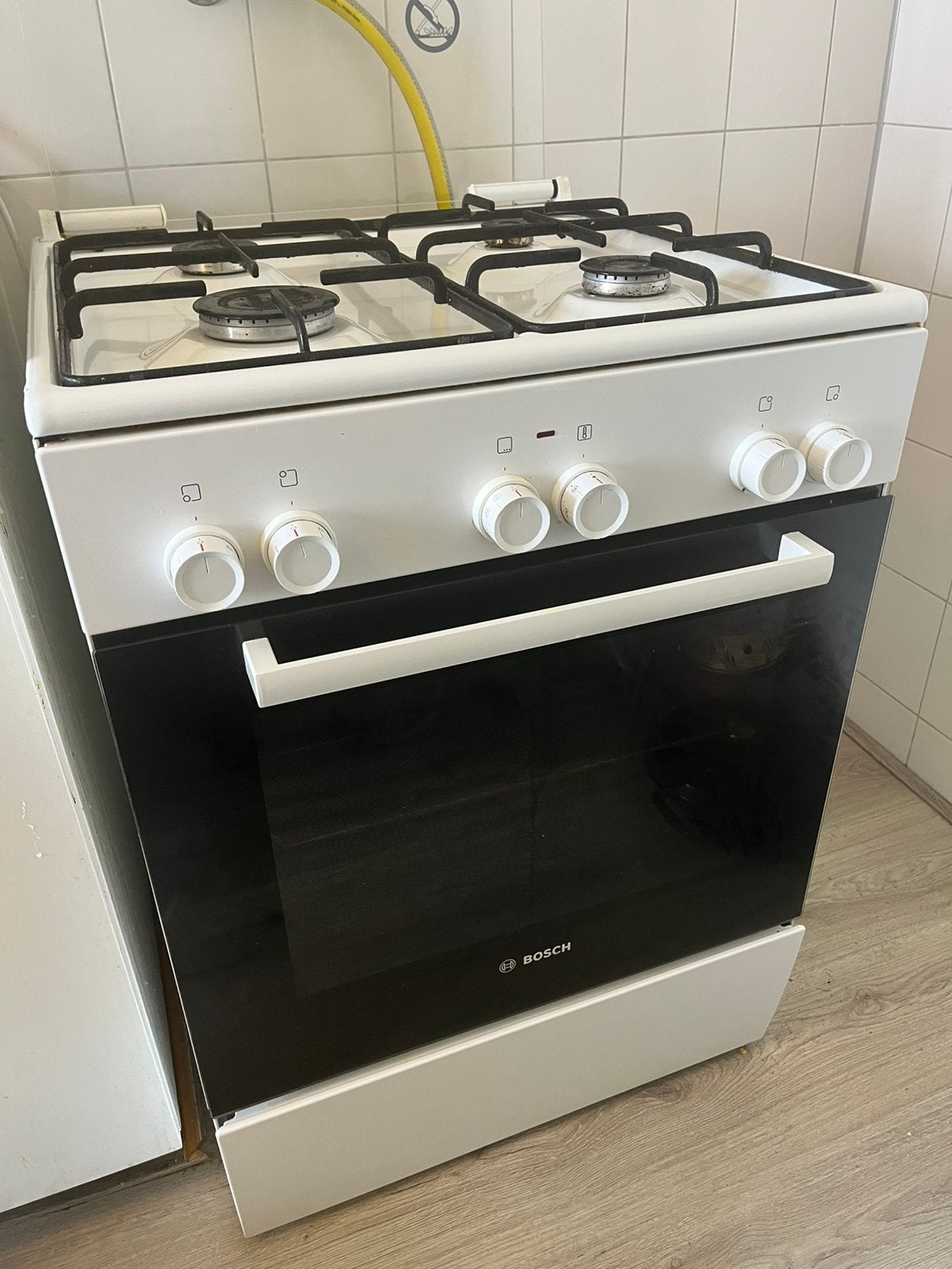 Gasfornuis bosch, Witgoed en Apparatuur, Ophalen, 4 kookzones, Zo goed als nieuw, Gas