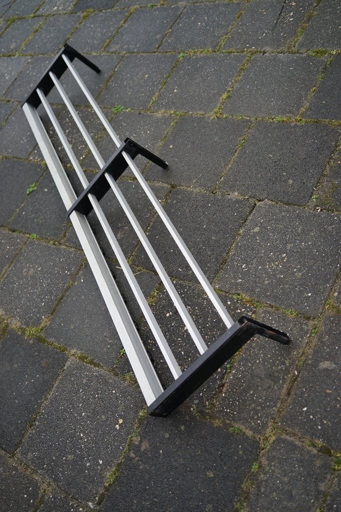 vintage wand kapstok 80s aluminium metaal hermeta industrie., Wandkapstok, Gebruikt, 100 tot 150 cm, Ophalen of Verzenden
