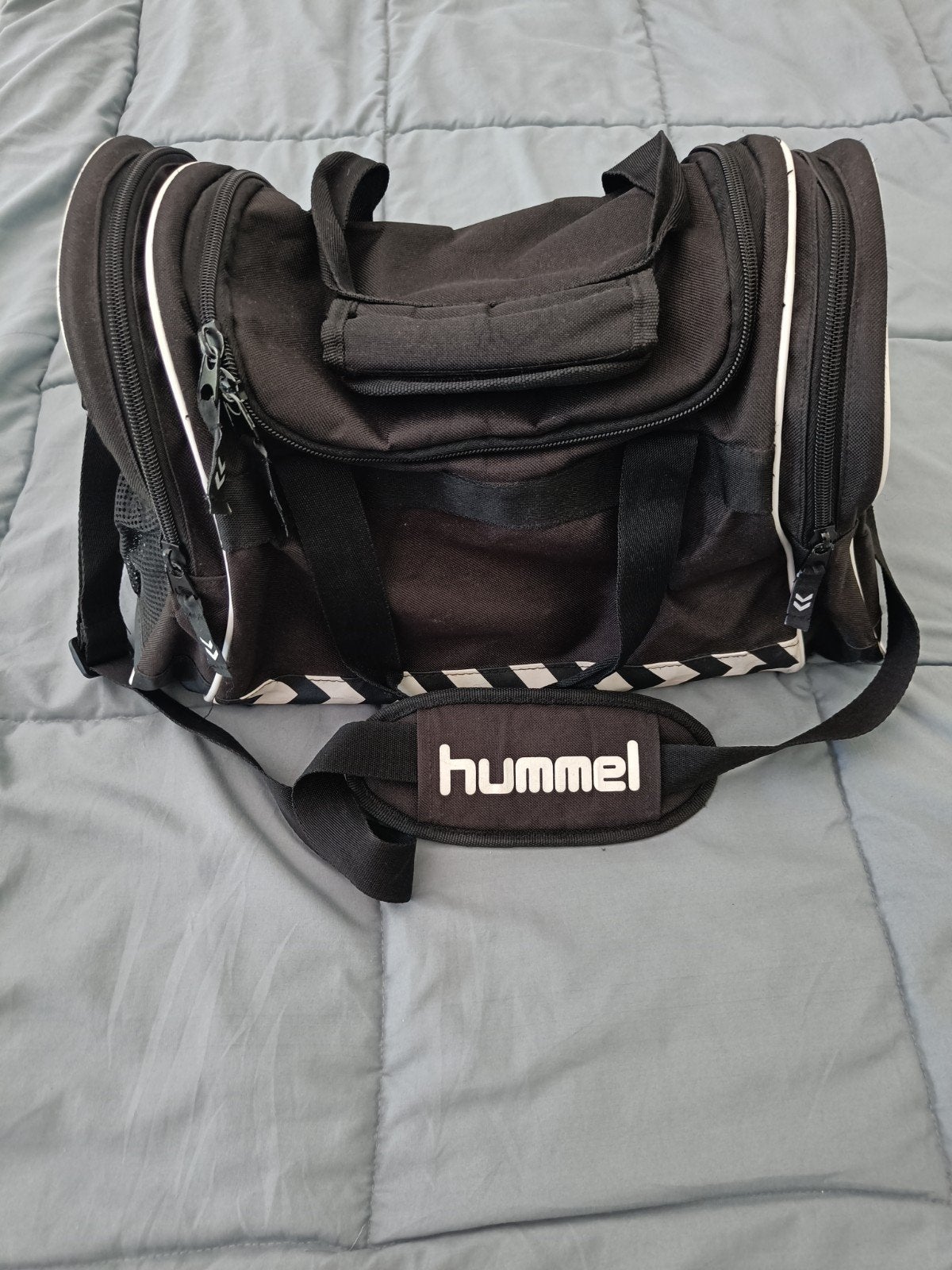 Hummel sporttas - Zwart met witte accenten, Ophalen of Verzenden, Gebruikt, Unisex kinderen