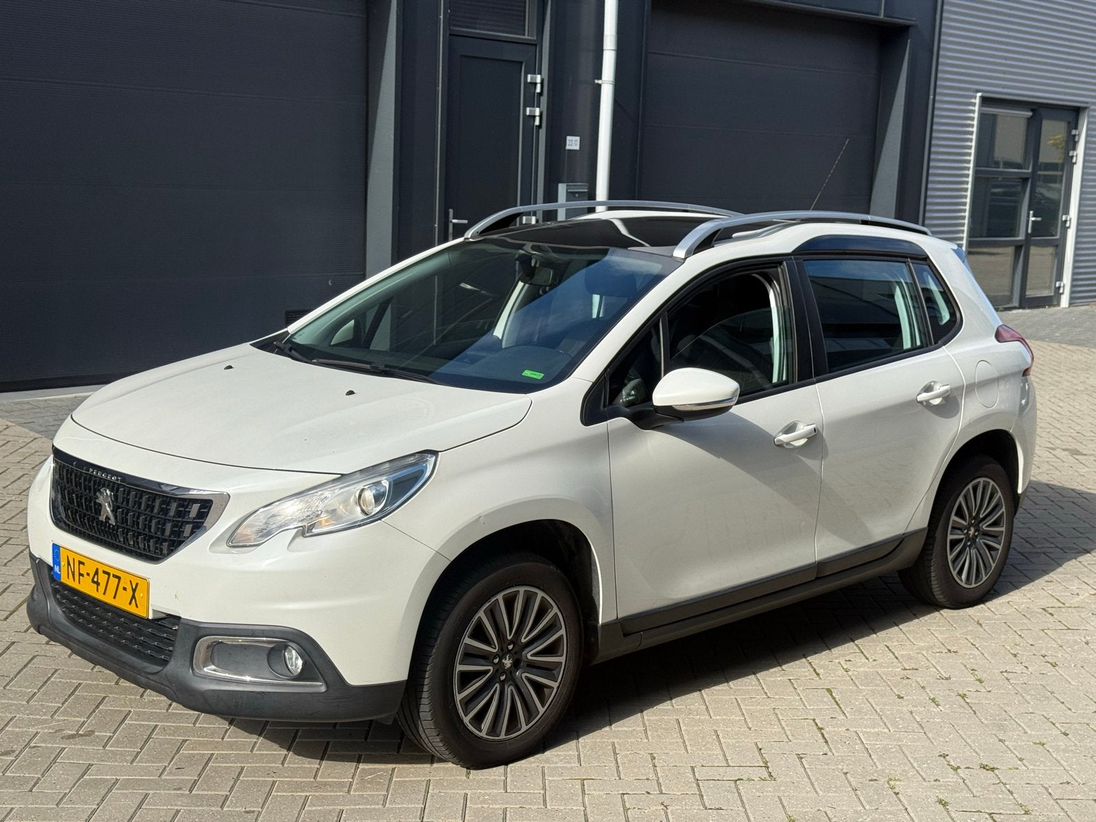 Peugeot 2008 AUTOMAAT 1.2 E-vti 60KW Etg5 2017 Wit, 450 kg, 40 €/maand, 1199 cc, 770 kg