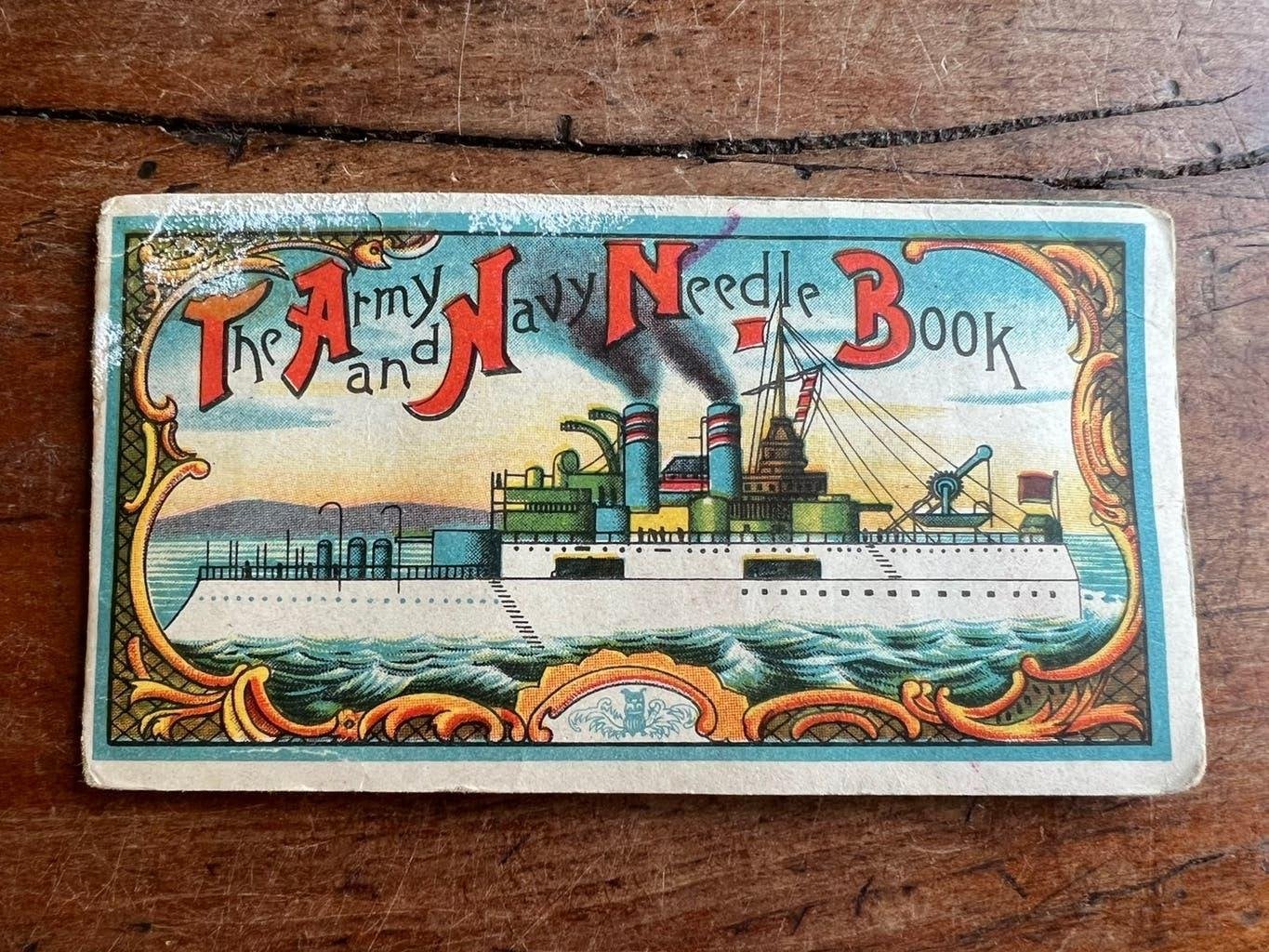 WO2 Amerikaans The Army Navy Needle Book compleet uniform, Amerika, Verzenden, Marine, Boek of Tijdschrift
