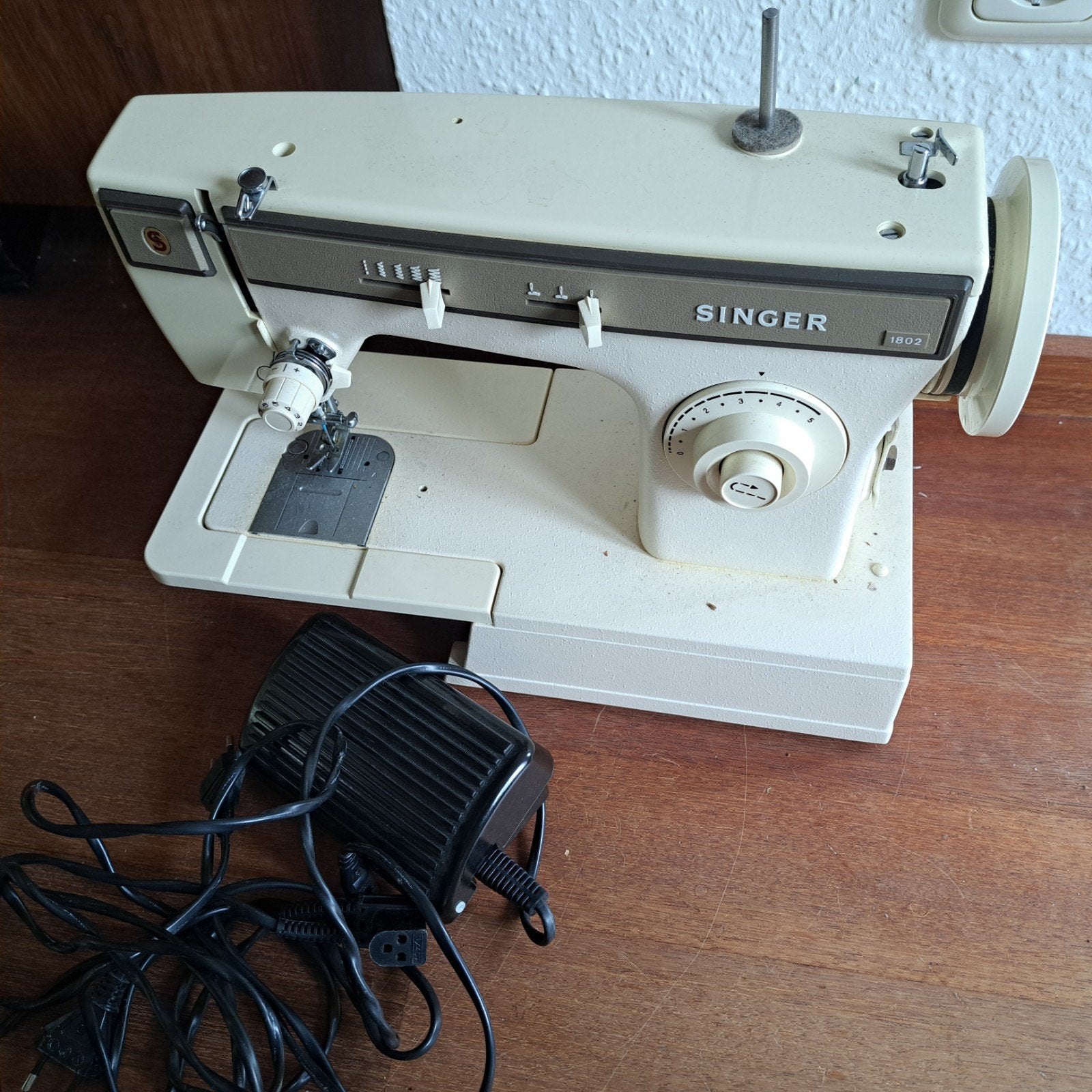 Singer 1802 Naaimachine met Voetpedaal, Hobby en Vrije tijd, Naaimachines en Toebehoren, Ophalen of Verzenden, Gebruikt, Naaimachine