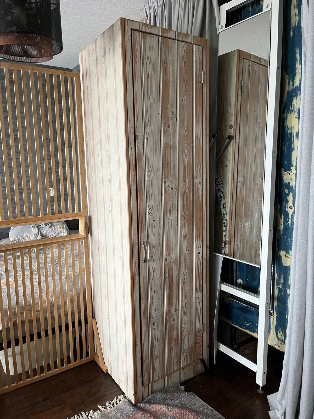 Houten kledingkast met deur en hangruimte, Huis en Inrichting, Kasten | Kledingkasten, Ophalen, Gebruikt, 50 tot 100 cm, 25 tot 50 cm