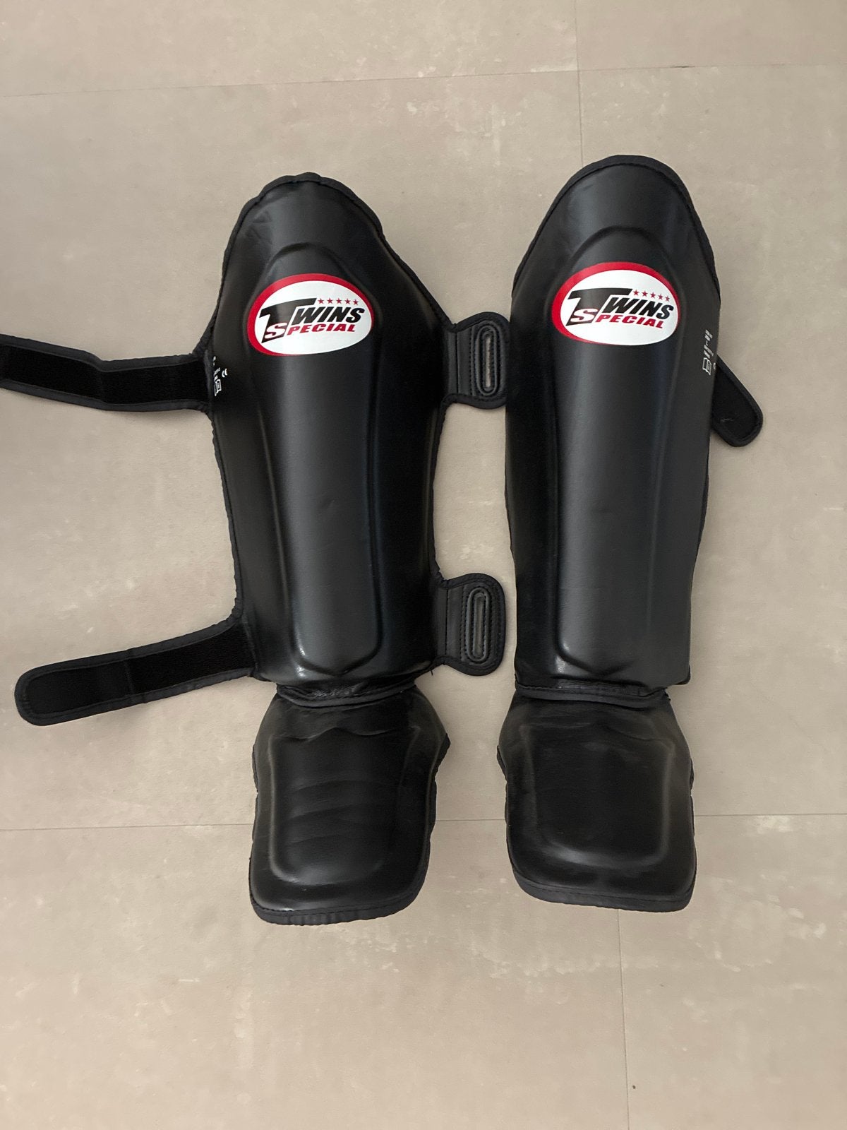 Twins Special scheenbeschermers - Zwart, Ophalen, Overige, Vechtsportbescherming, Maat L