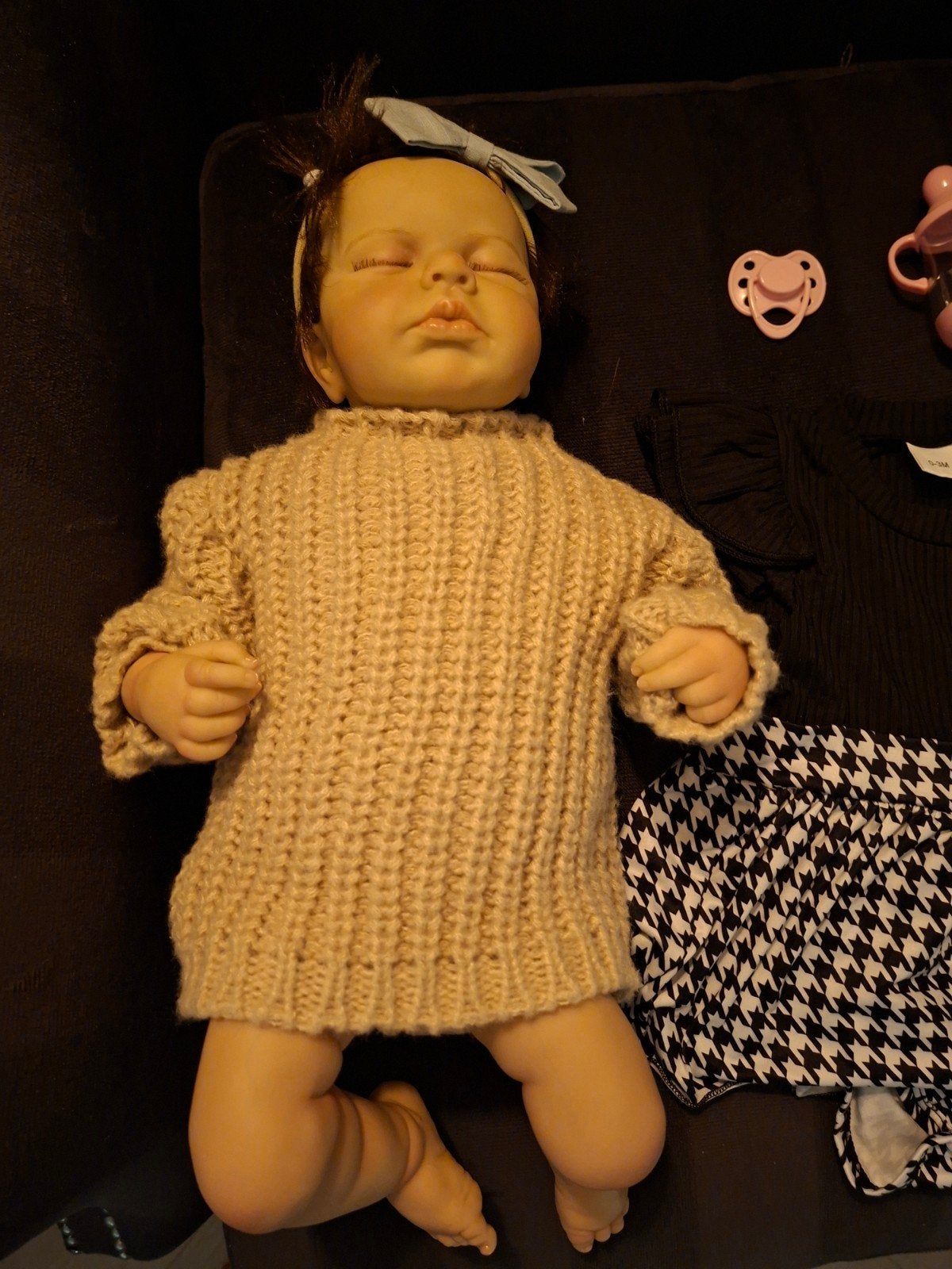 Newborn pop met kleertjes speen en fles., Ophalen of Verzenden, Zo goed als nieuw, Pop