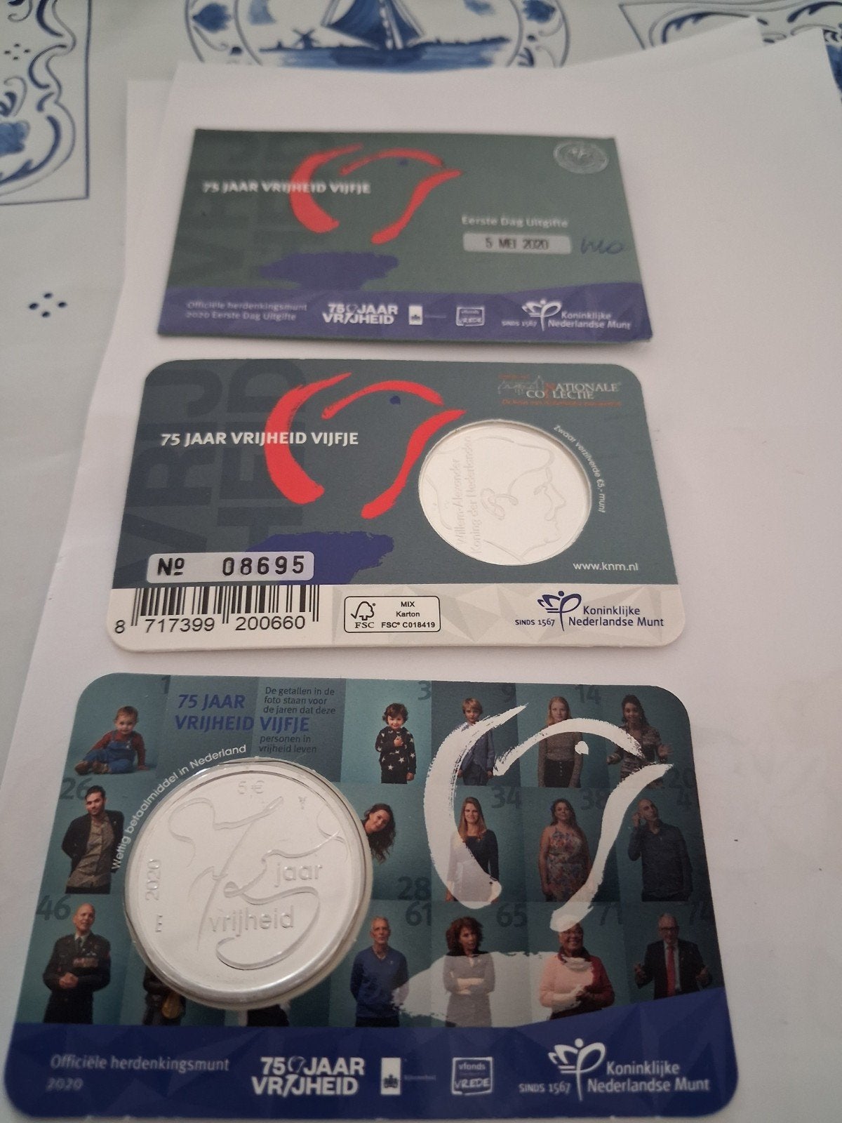 coincards 75 jaar vrijheid vijfje, Postzegels en Munten, Ophalen of Verzenden, Koningin Beatrix, Euro's
