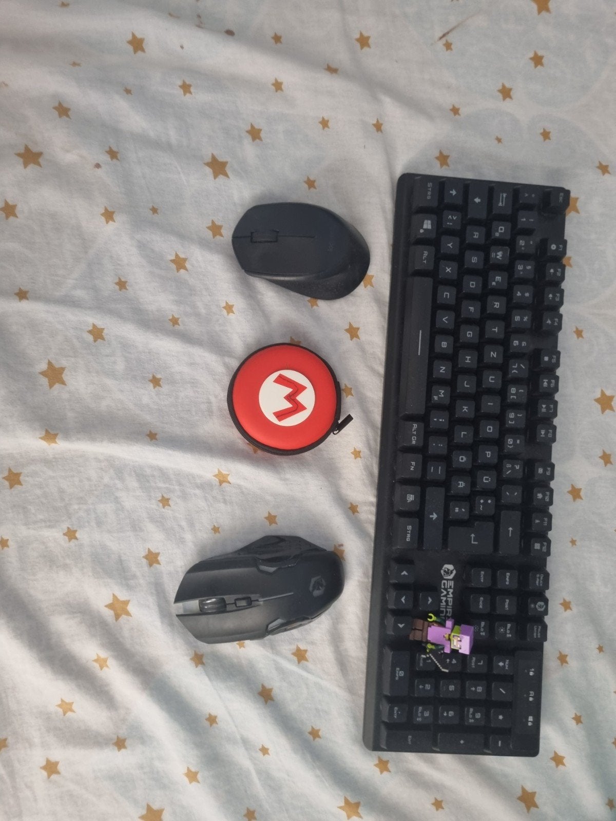 Complete gaming accessoires set, weinig gebruikt.

- RGB Toe, Ophalen of Verzenden