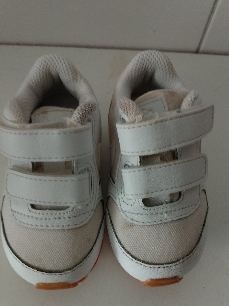 Witte Nike MD Runner 2 baby/peuter sneakers – Maat 19.5, Jongetje of Meisje, Ophalen of Verzenden, Nike, Gebruikt