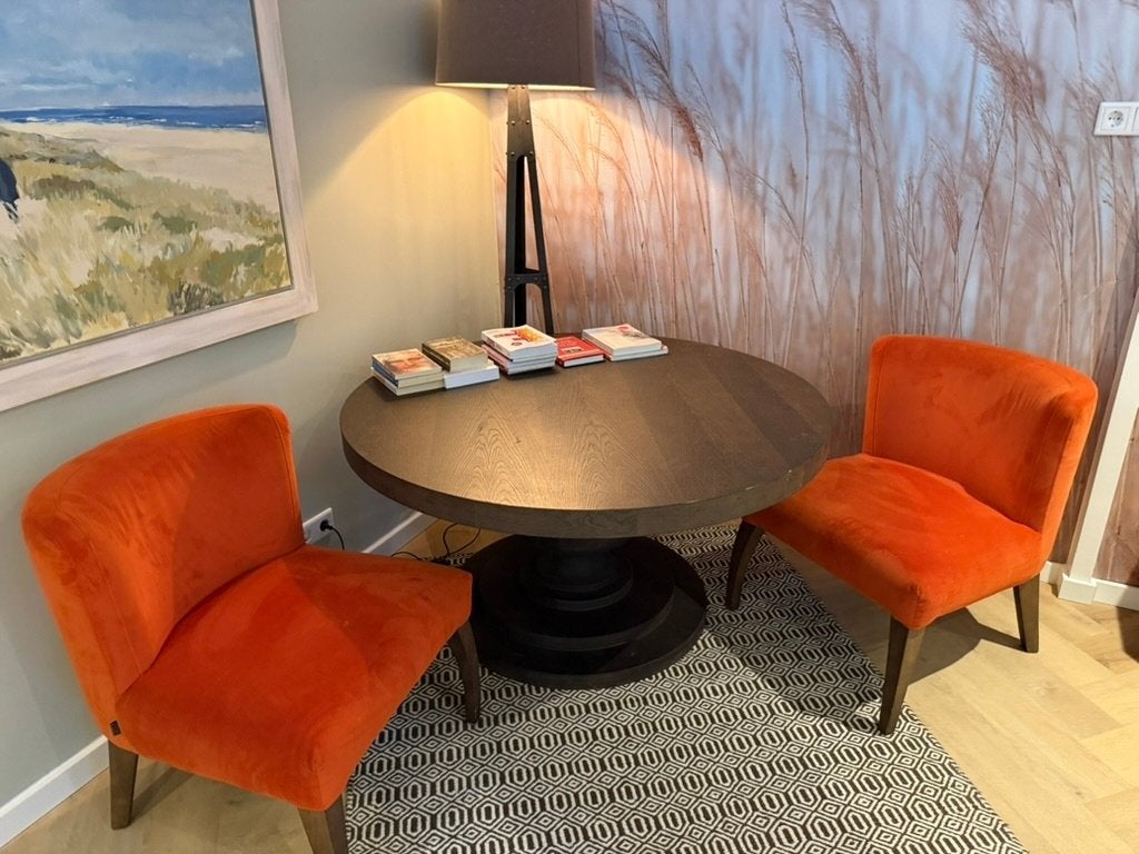 Stijlvolle design tafel Ø130 + 4 luxe velours fauteuils, Huis en Inrichting, Ophalen, Gebruikt, Stijlvolle gezellig design, Rond