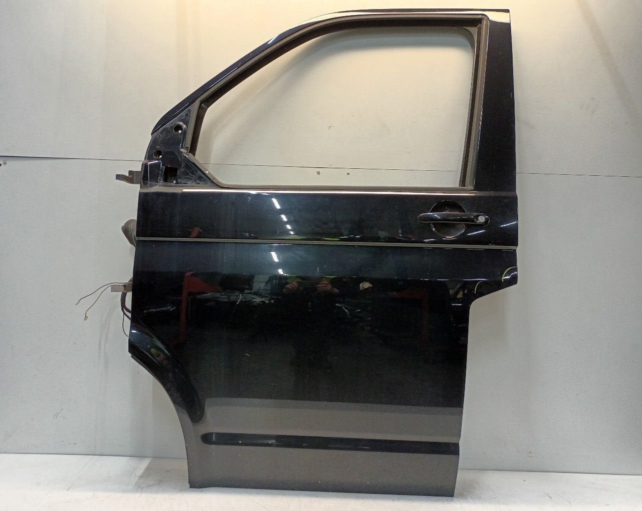 Portier links voor Volkswagen Transporter, Onderdelen@venauto.nl, Van der Ven Autorecycling B.V., Gebruikt, Ettenseweg 76, 4706 PB Roosendaal, The Netherlands