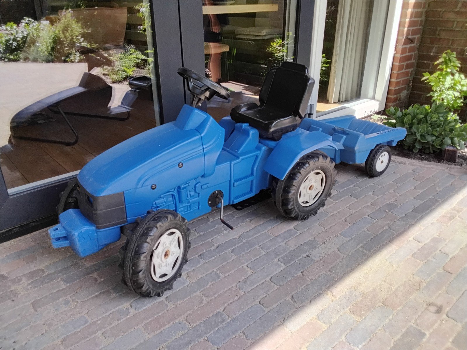Mooie blauwe traptrekker Rollytoys met aanhanger, Ophalen, Zo goed als nieuw, Overige merken