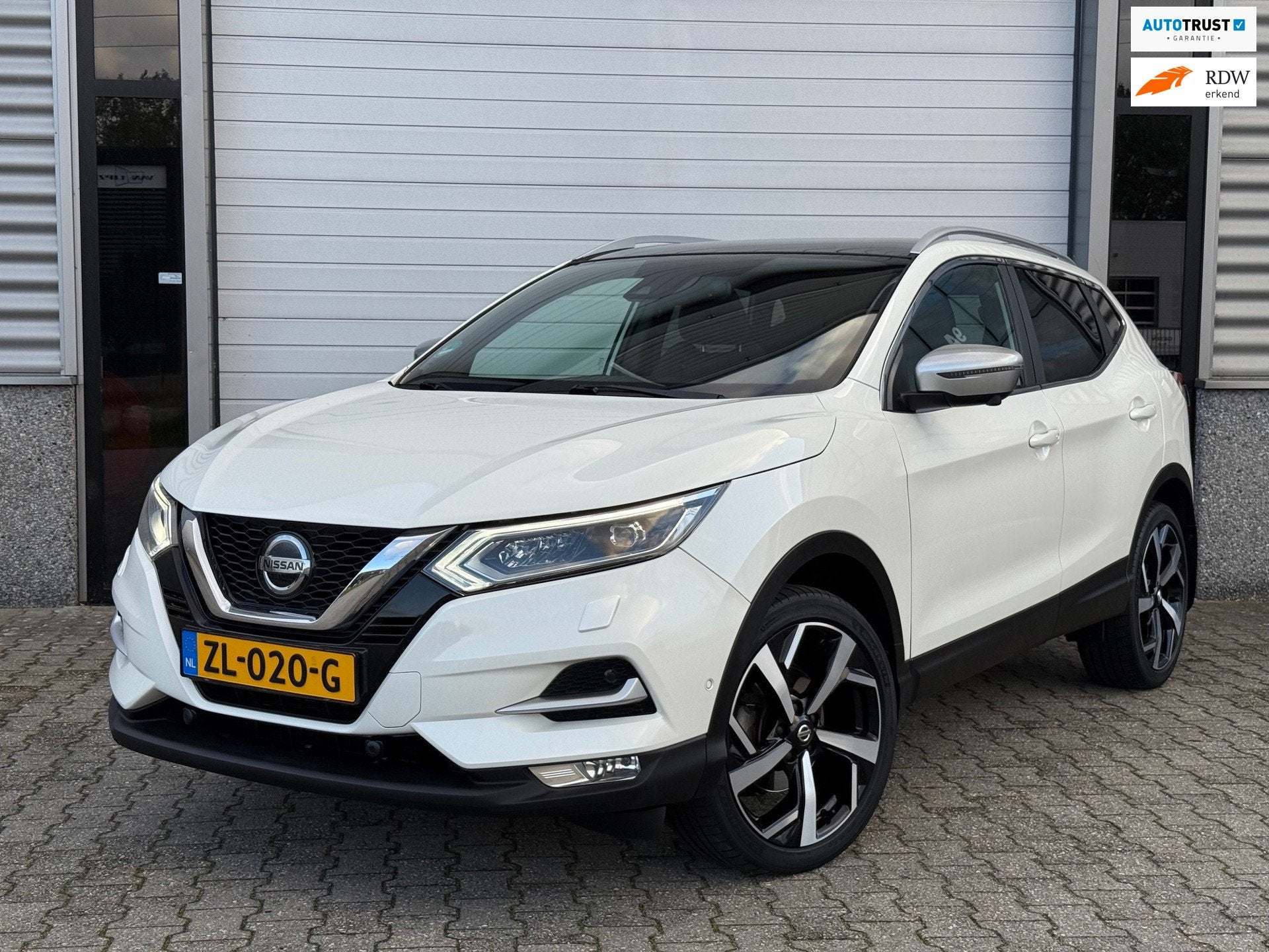 Nissan Qashqai 1.3 DIG-T Tekna + Pano Leder Memory stoelen, Voorwielaandrijving, 687 kg, Gebruikt, 4 cilinders