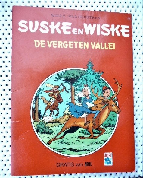 DE VERGETEN VALLEI , ARIEL UITGAVE SUSKE EN WISKE ,, 1981, Verzenden, Willy Vandersteen, Eén stripboek, Zo goed als nieuw
