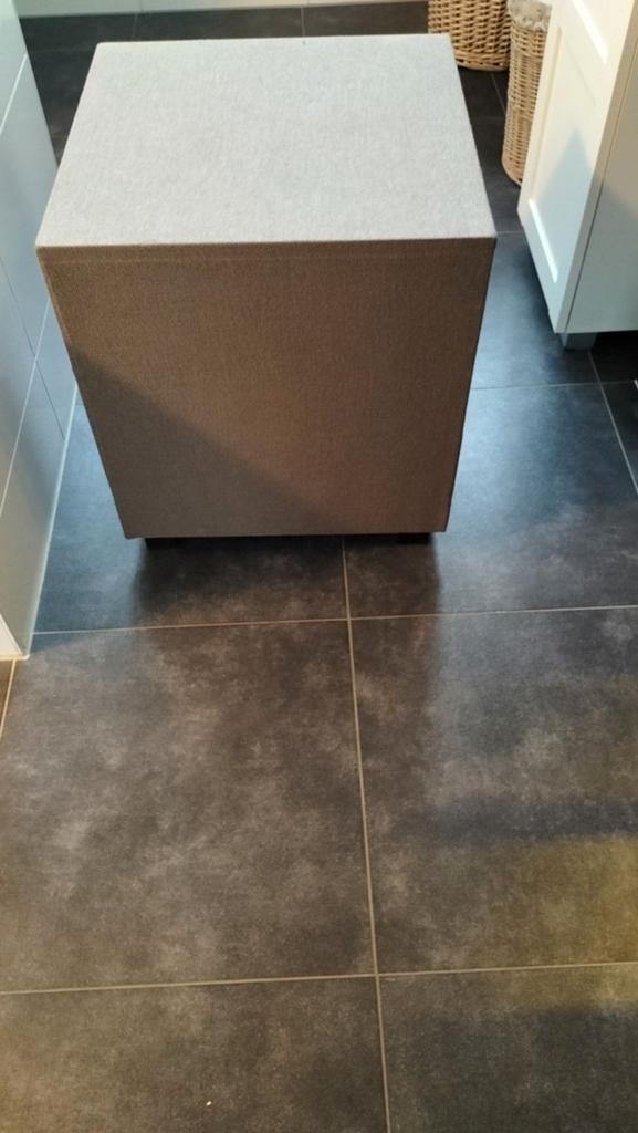 Hockers, nachtkastje, Huis en Inrichting, Slaapkamer | Nachtkastjes, Ophalen of Verzenden, Zo goed als nieuw, Minder dan 45 cm