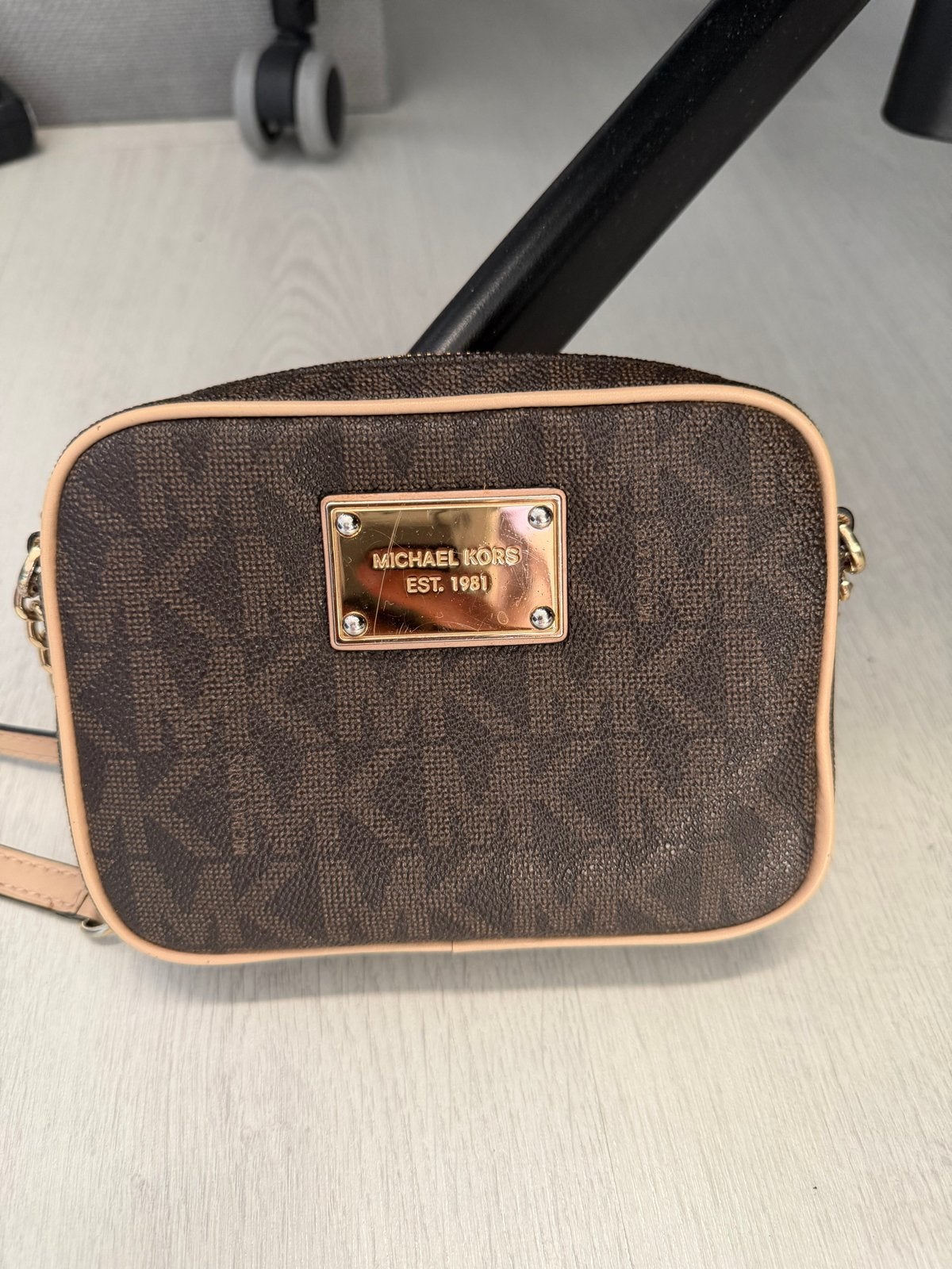 Michael Kors schoudertasje, Ophalen, Zo goed als nieuw, Bruin, Schoudertasje