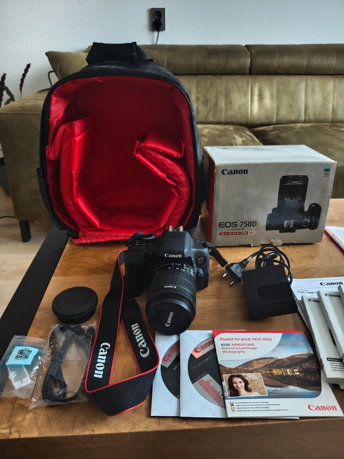 Canon EOS 750D + EF-S 18-55mm + camera rugzak, Ophalen, Spiegelreflex, Canon, Zo goed als nieuw