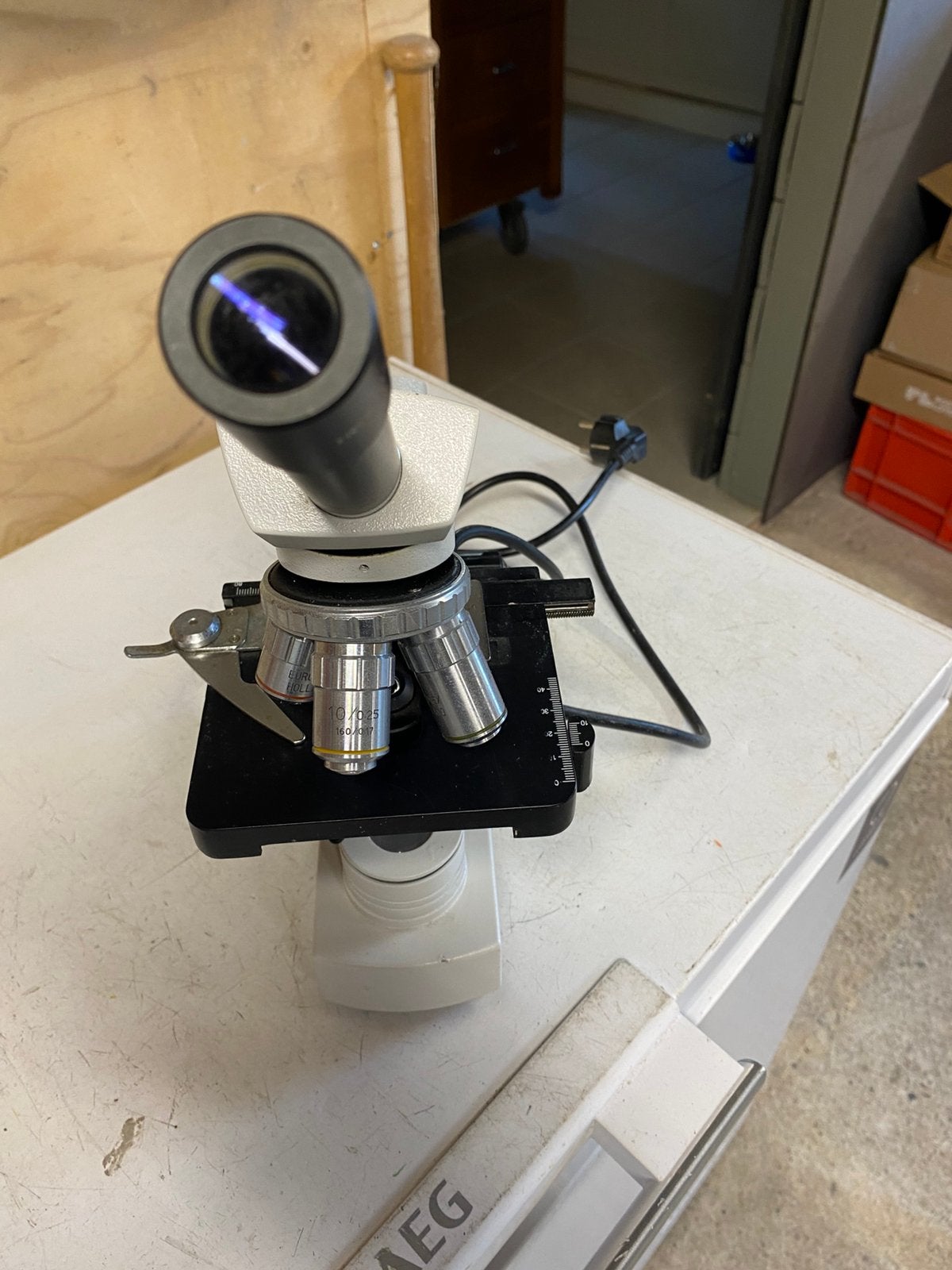 Microscoop, Ophalen, Zo goed als nieuw