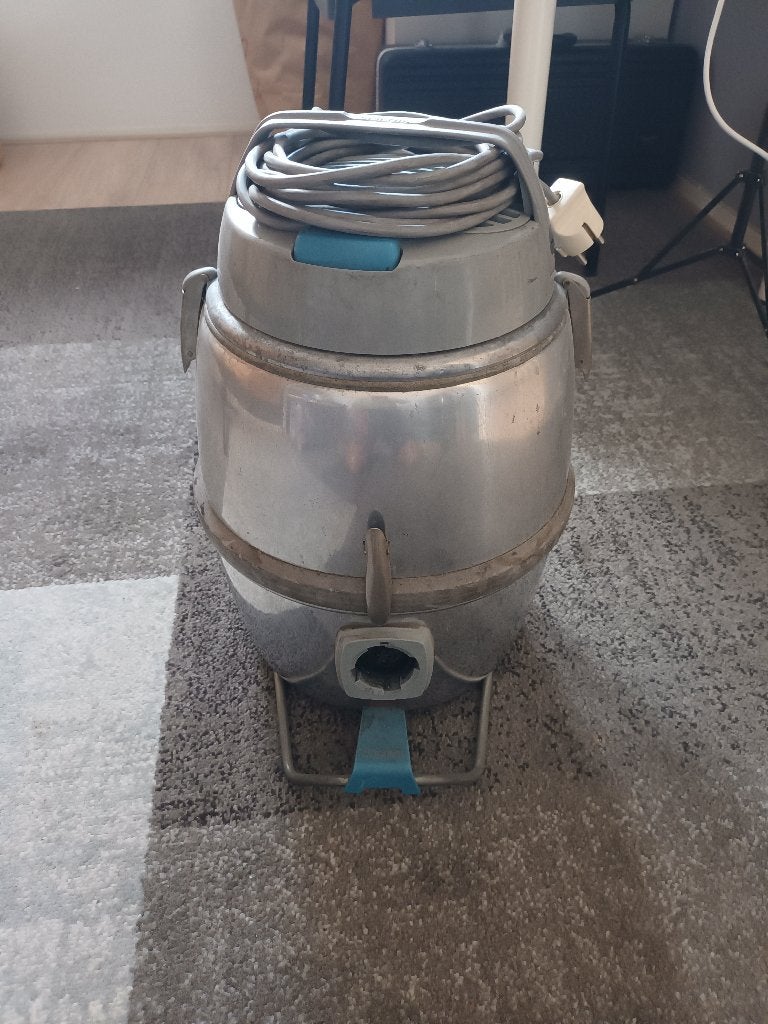 Nilfisk stofzuiger, Overige merken, Gebruikt, Industriële stofzuiger, Minder dan 1200 watt