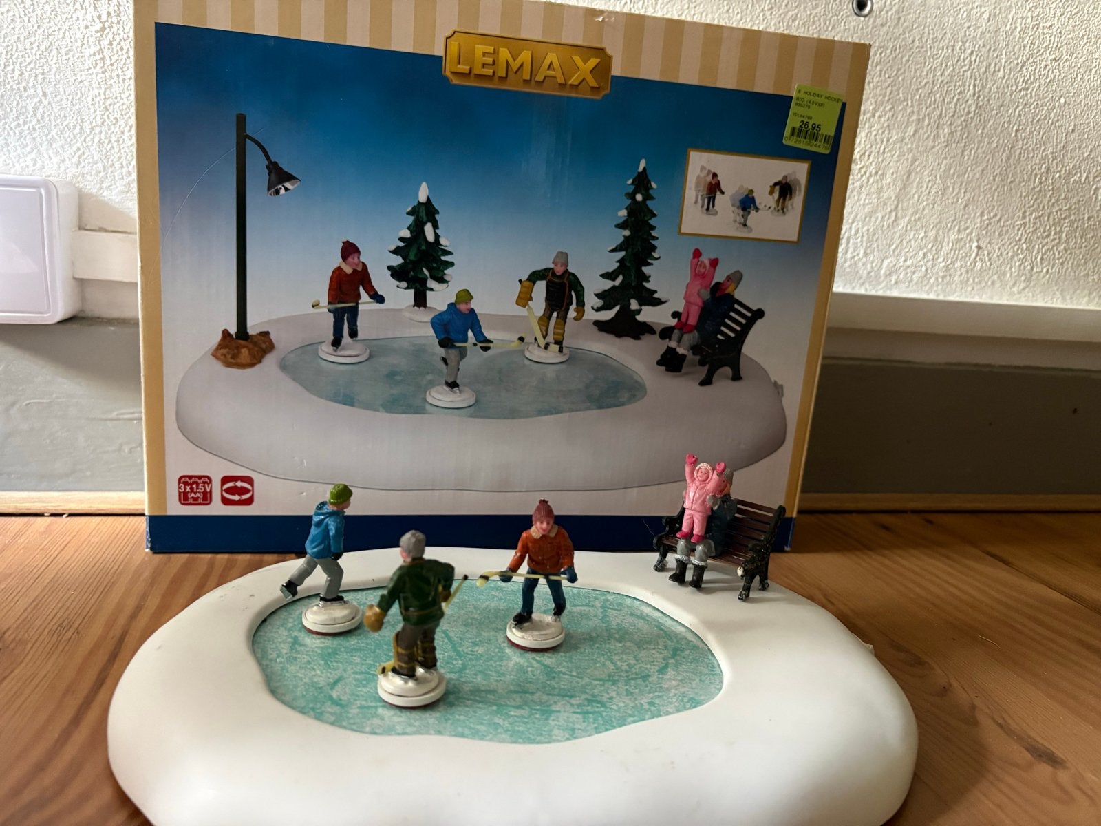 Schaatsbaan Lemax met bewegende poppetjes, Ophalen of Verzenden, Zo goed als nieuw