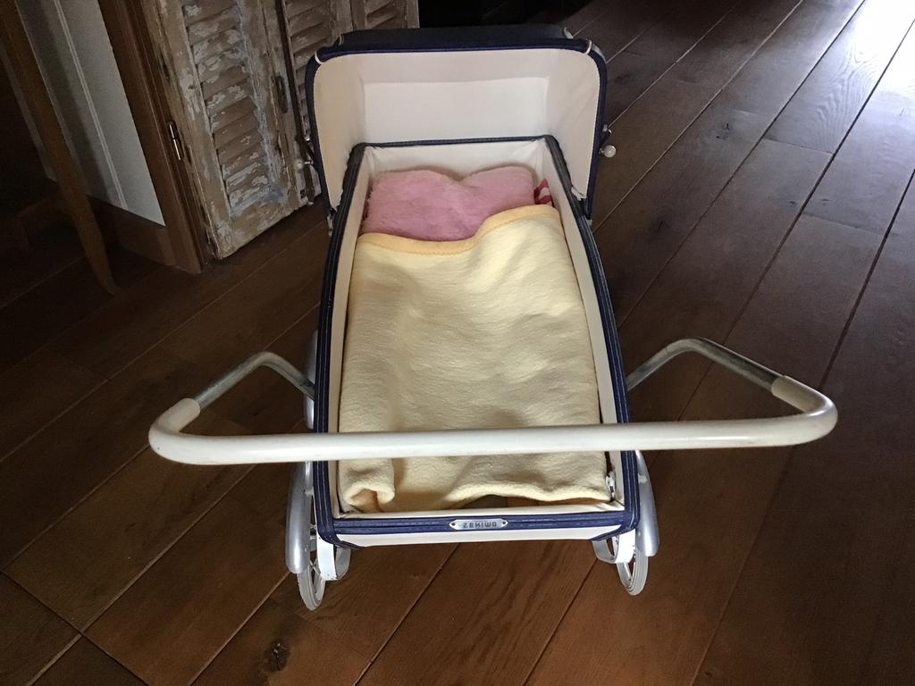 Klassieke speelgoed kinderwagen., Ophalen of Verzenden, Gebruikt, Kinderwagen, Overige merken