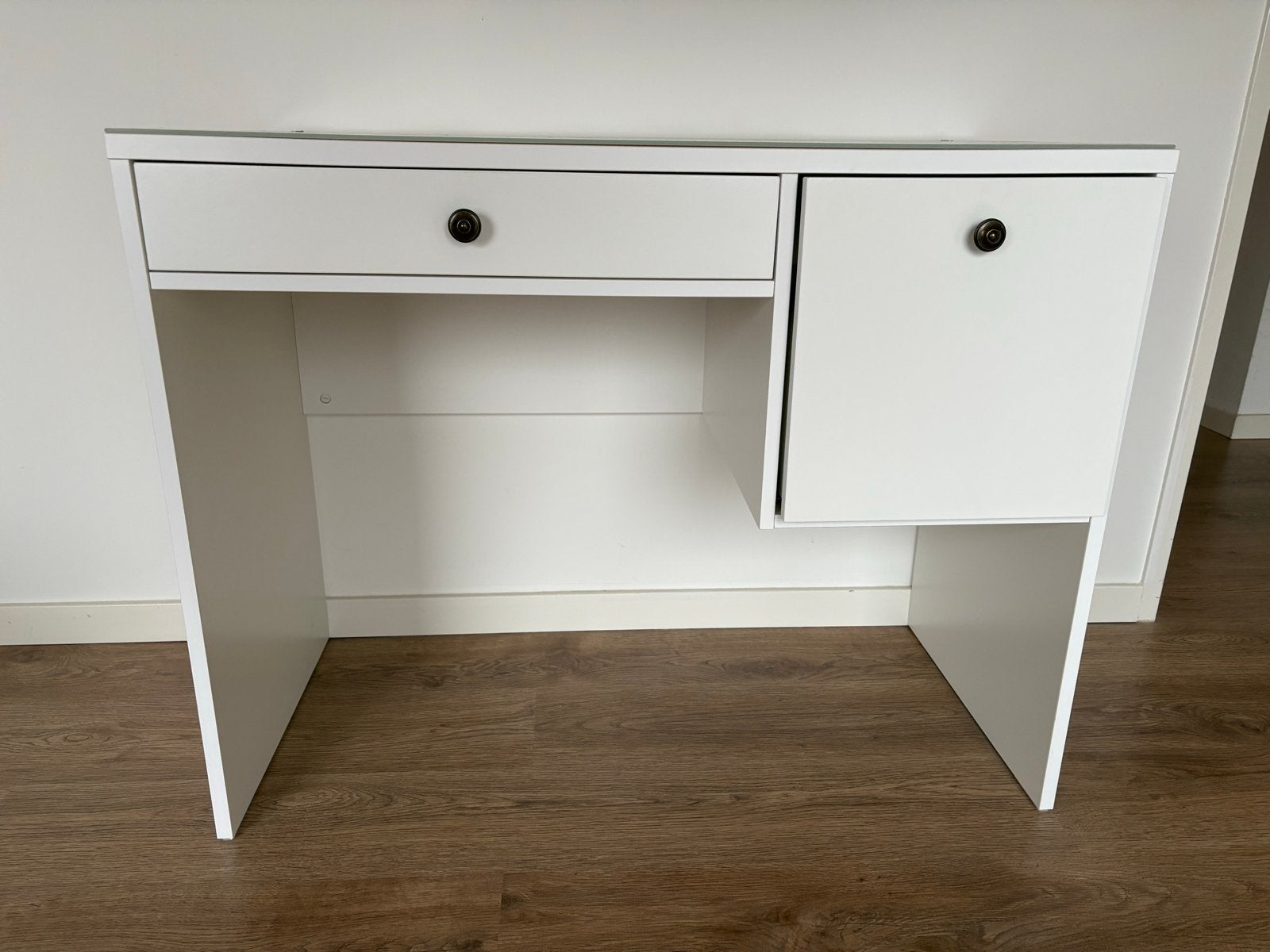IKEA SYVDE kaptafel/toilettafel wit met bronzen knopjes, Ophalen, 100 tot 150 cm, Zo goed als nieuw, Minder dan 100 cm