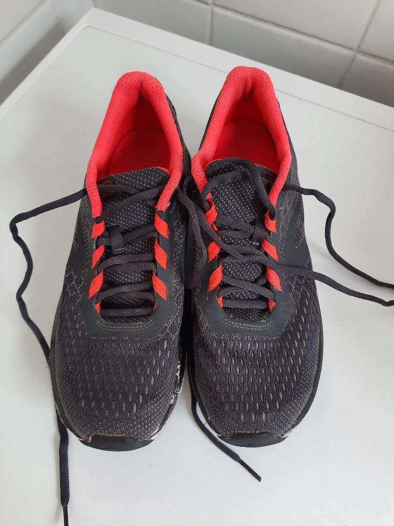 HARDLOOPSCHOEN VAN HET MERK KALENJI VAN DECATHLON - MAAT 41, Sport en Fitness, Loopsport en Atletiek, Overige merken, Hardloopschoenen