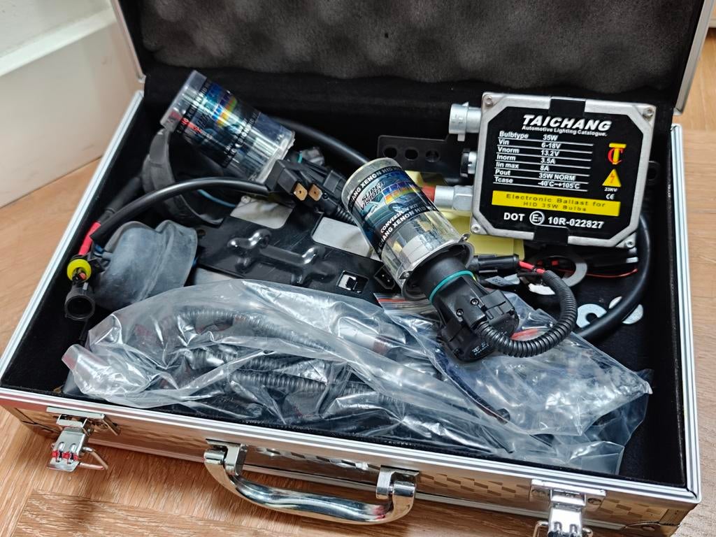 Nieuwe H4 bi xenon auto lampenset 8000K, Ophalen of Verzenden, Nieuw