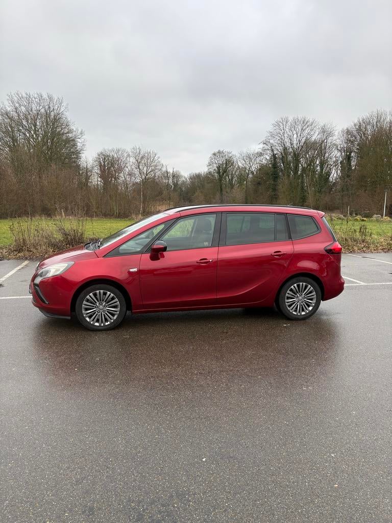 Opel Zafira 1.6 Turbo 170pk AUT 2014 Rood 7 persoons, Auto's, Opel, 4 cilinders, 7 stoelen, 1564 kg, Zafira