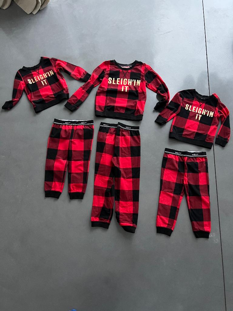 3 matching pyjama’s, Nacht- of Onderkleding, Jongen of Meisje, Ophalen of Verzenden, Zo goed als nieuw