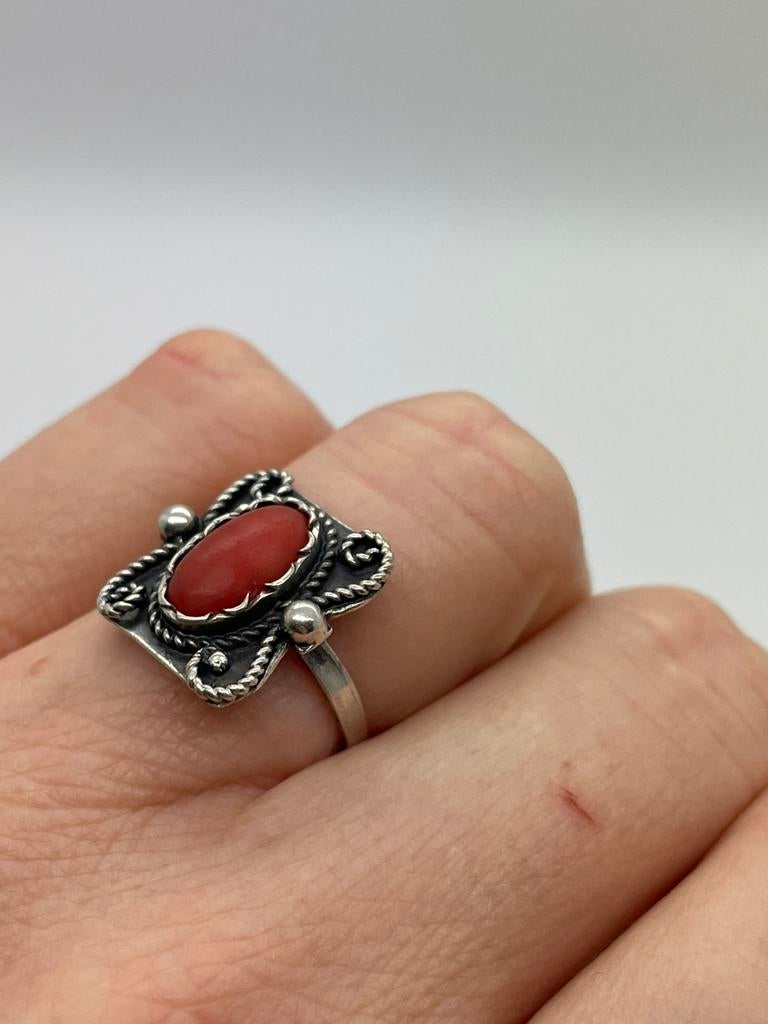 C517 Prachtige 800 zilveren ring bloedkoraal maat 17, Ophalen of Verzenden, Zilver, Ring, Met edelsteen