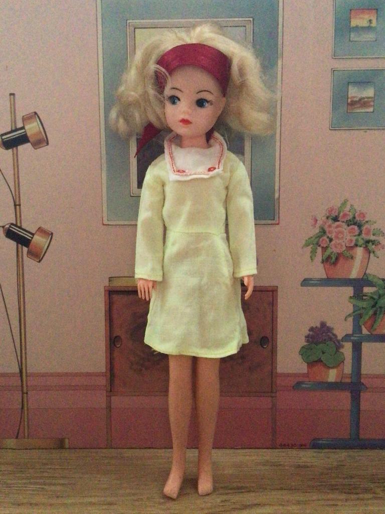 Vintage barbie Sindy, Verzamelen, Ophalen of Verzenden, Zo goed als nieuw, Pop