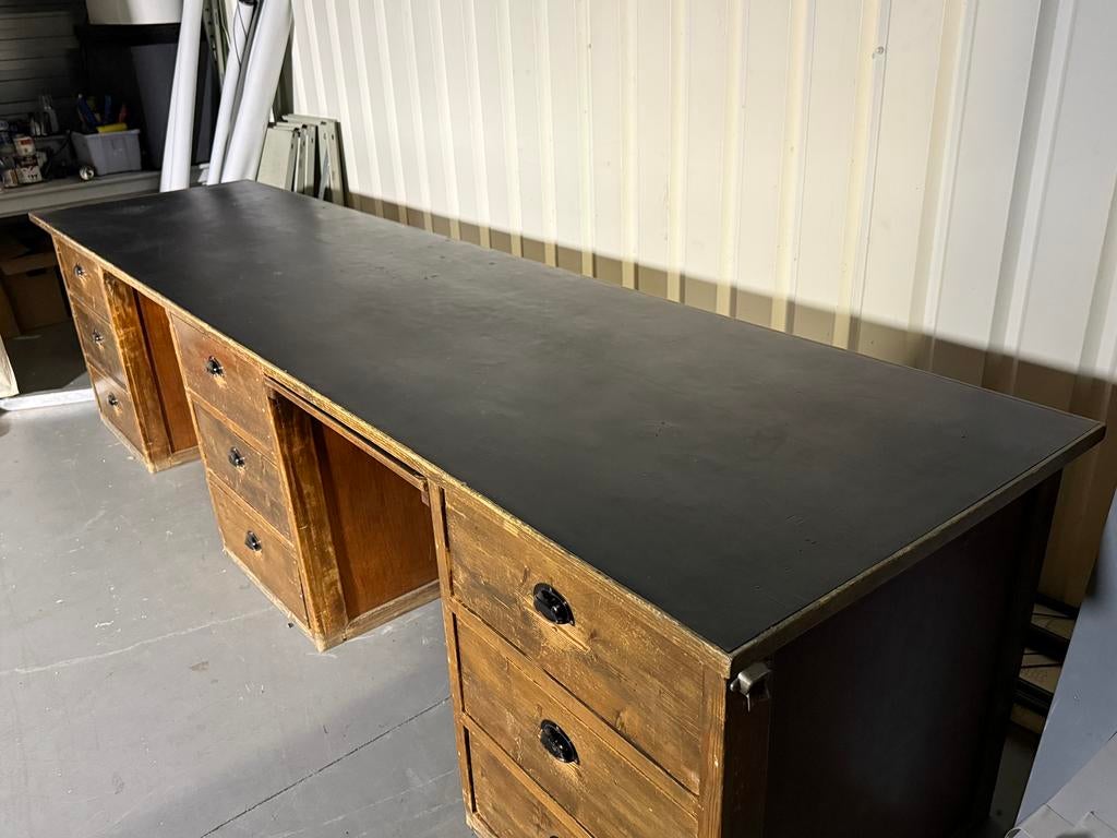 Vintage industrieel uniek bureau !, Ophalen, Gebruikt