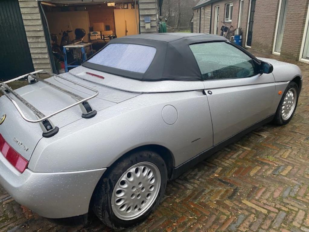 te koop auto Alfa Romeo Spider 2.0 T.Spark 16V, Auto's, Alfa Romeo, Voorwielaandrijving, Zwart, Cabriolet, Handgeschakeld